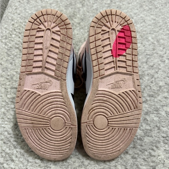 Nike Air Jordan 1 Retro OG Bubblegum Pink and Navy High-Top Sneakers Womens 8 - Picture 6 of 7